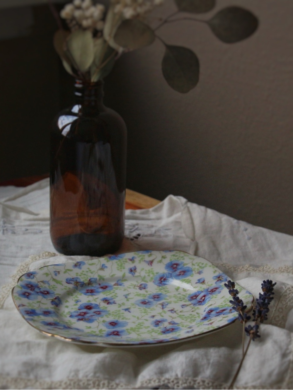 1940-50's Royal Albert Blue Pansy Chintz Dessert Plate